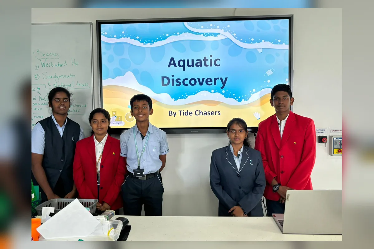 Students presenting their aquatic discovery research