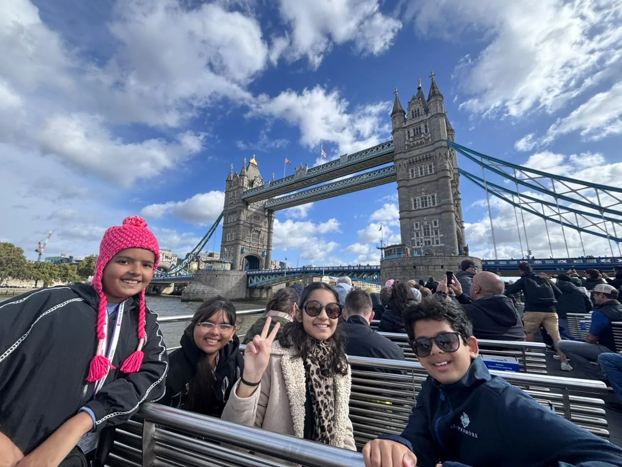 Students on a London sightseeing experience during the UK immersion